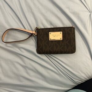 Michael Khors wristlet